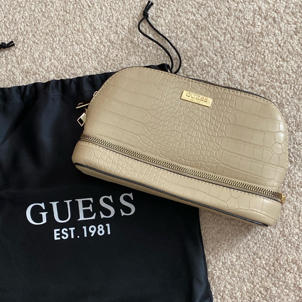 NWOT Guess Clutch Make-up Bag